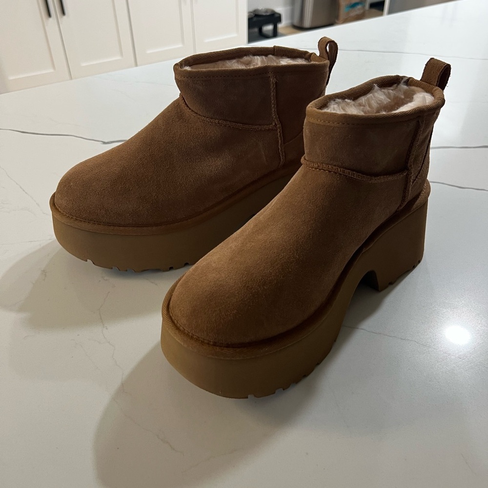 Classic Ultra Mini New Heights Platform Boot